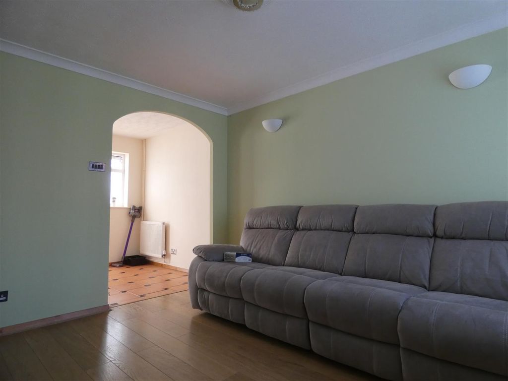 Property photo 3 of 13 P1110832.Jpg