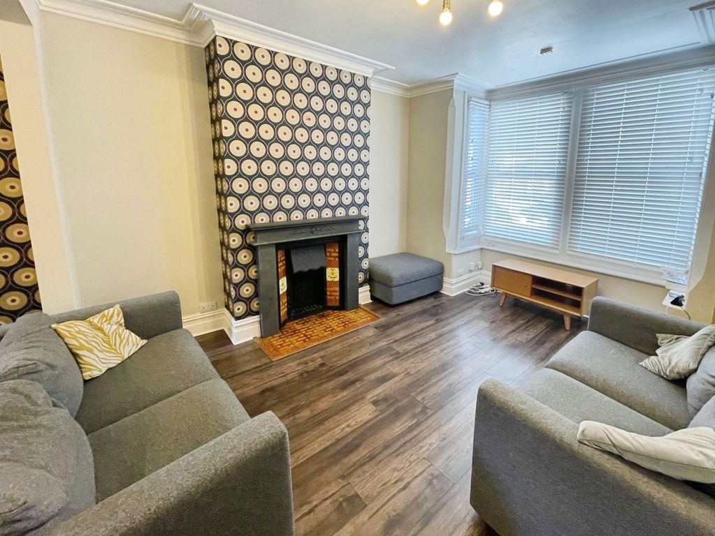 Property photo 3 of 18 Pbox-Img.Jpg