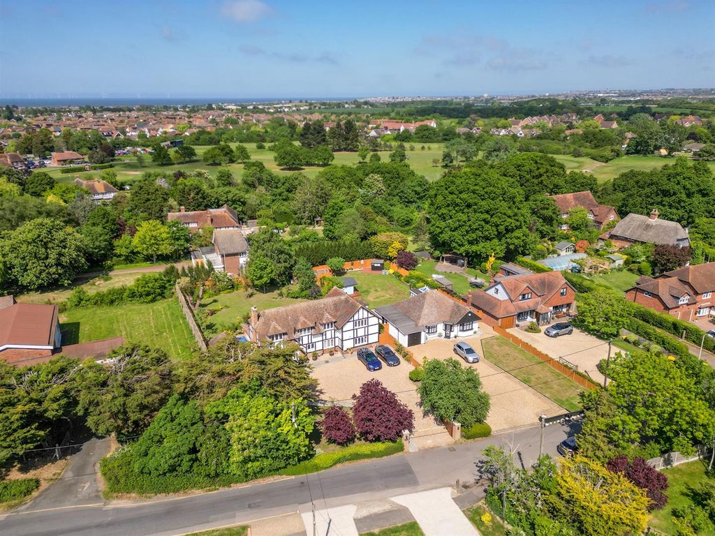 Property photo 3 of 32 Molehill Road Chestfield32.Jpg
