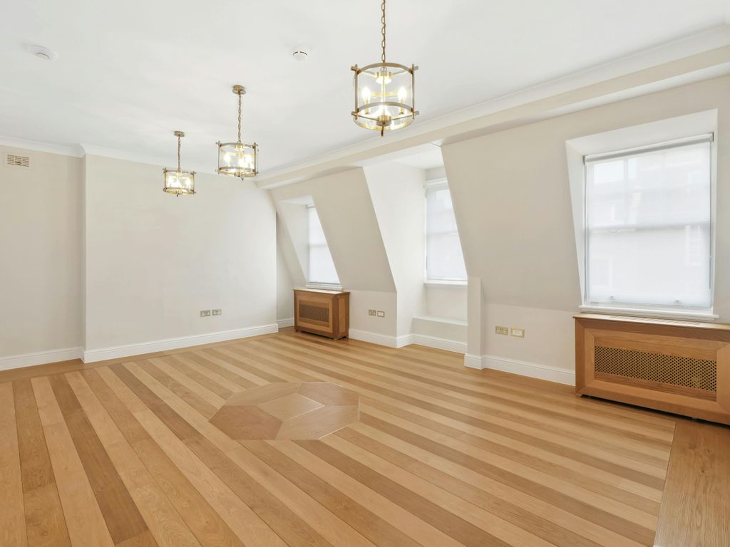 Property photo 2 of 8 4th Floor Front Room.Jpg