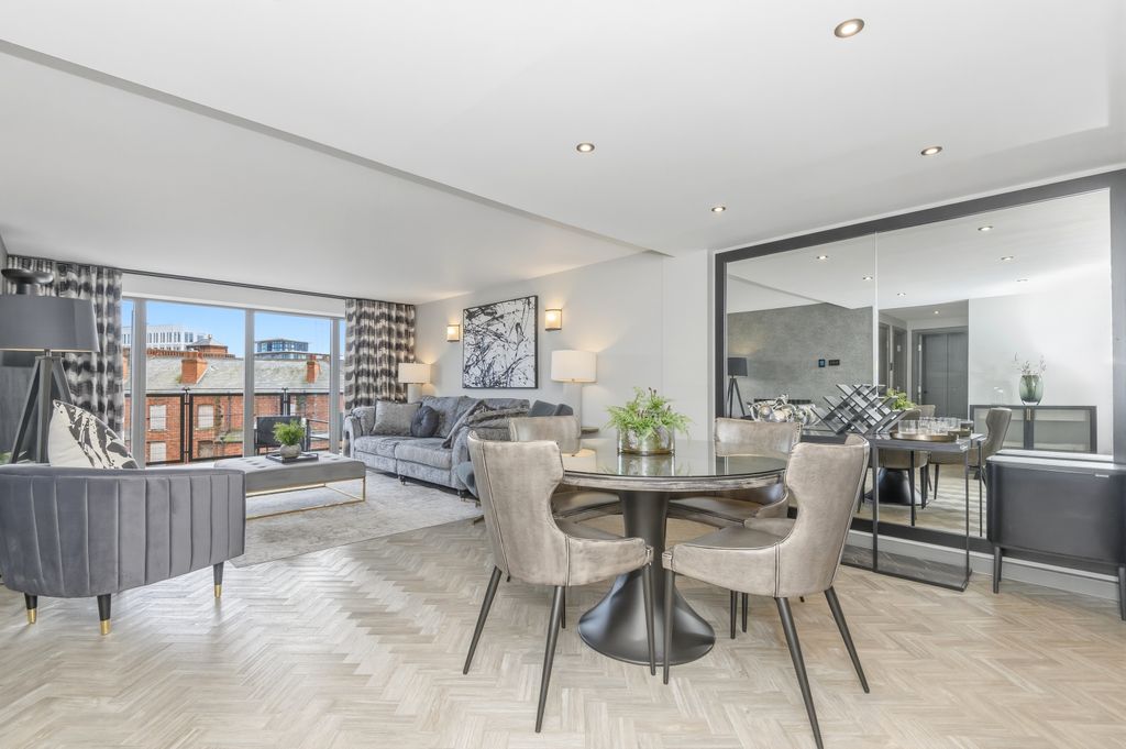 Property photo 3 of 24