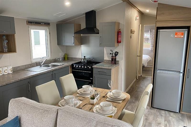 Property photo 2 of 4 East Midlands
