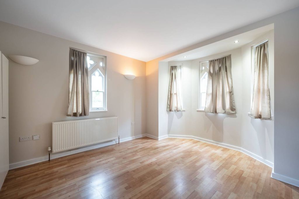 Property photo 1 of 5
