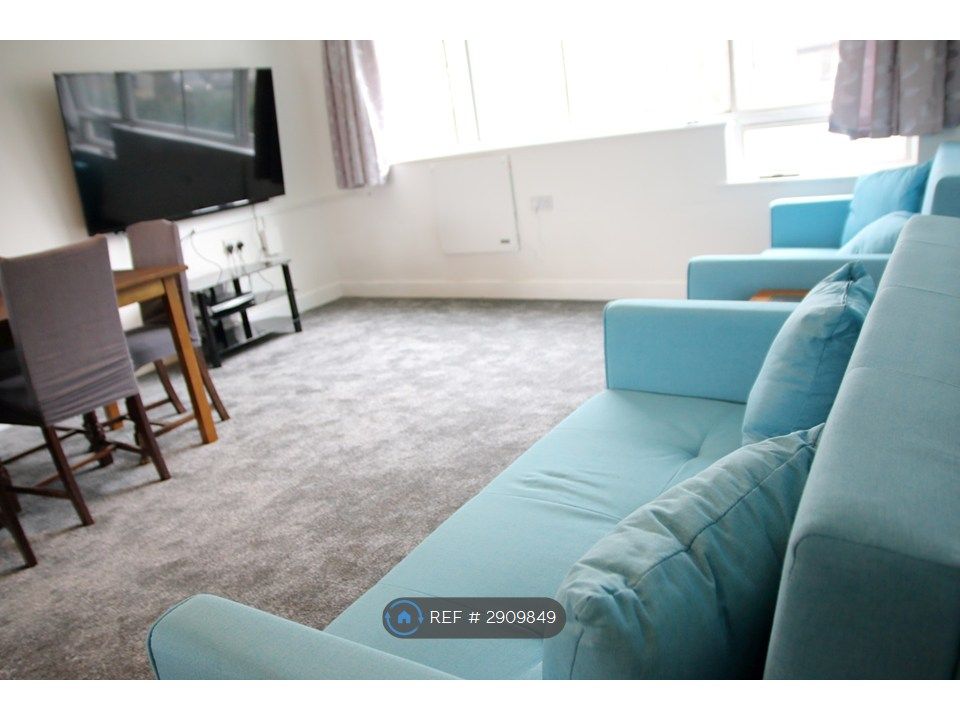 Property photo 1 of 15 Reception (Sofas And Tables Being Removed)