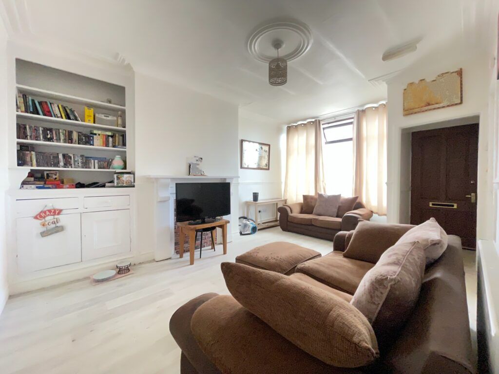 Property photo 2 of 11