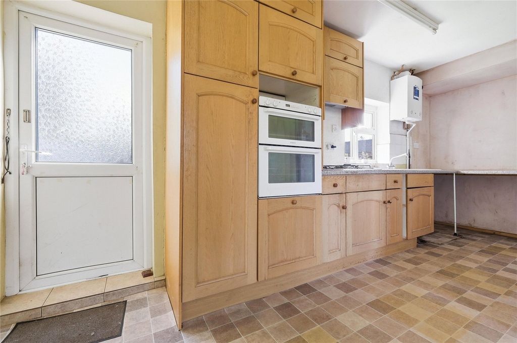 Property photo 3 of 18 Picture No. 06