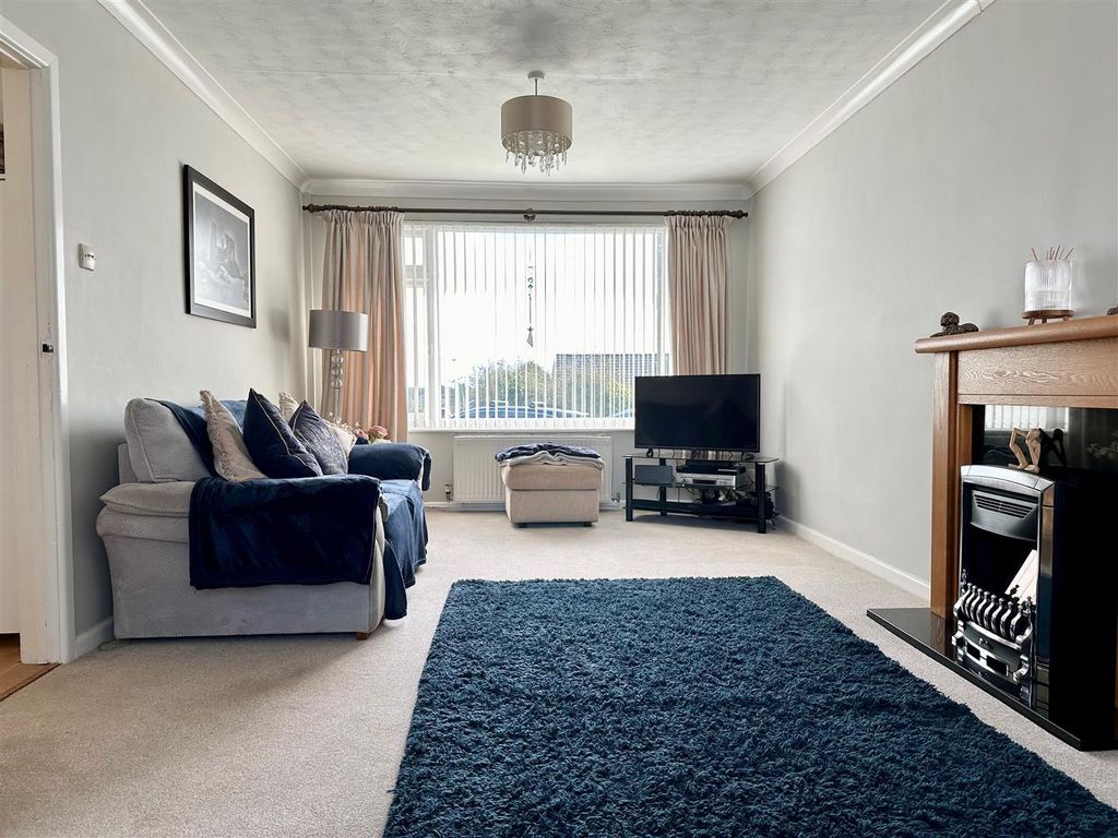 Property photo 3 of 19 Lr2.Jpg
