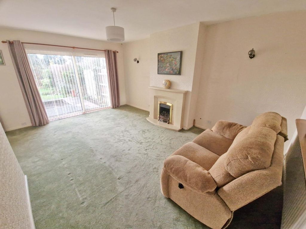 Property photo 3 of 32 Lounge5.Jpg