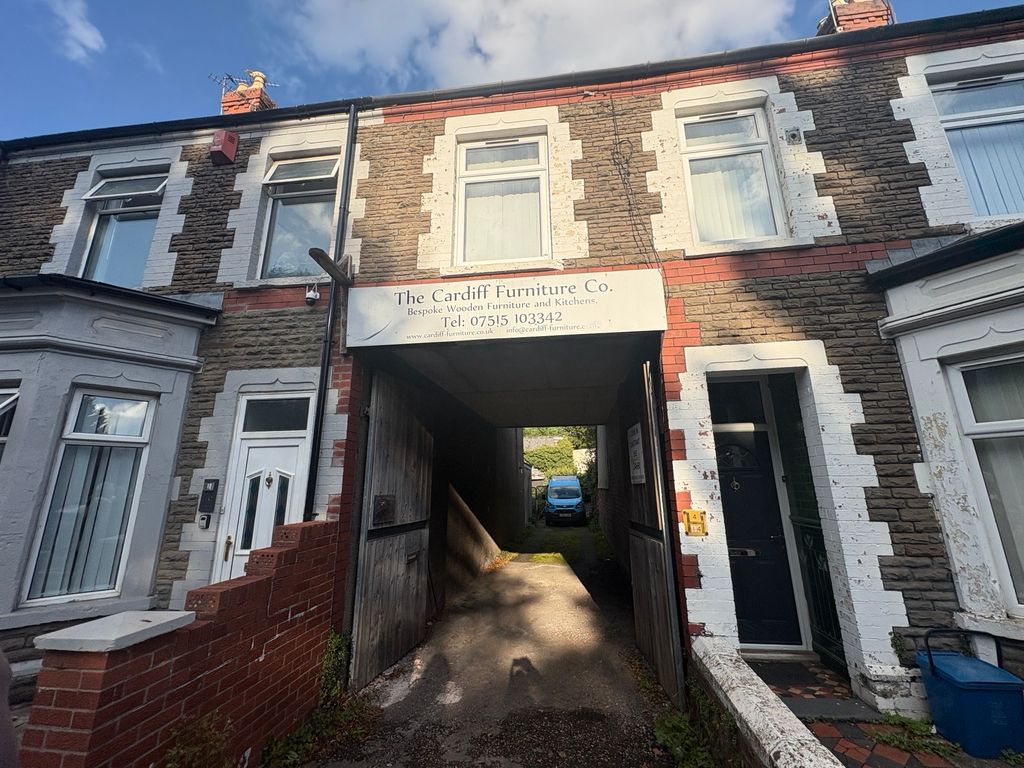 Property photo 2 of 17