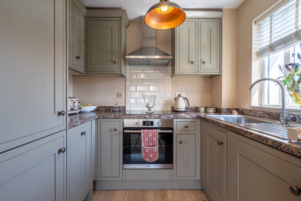 Property photo 3 of 10 5079674