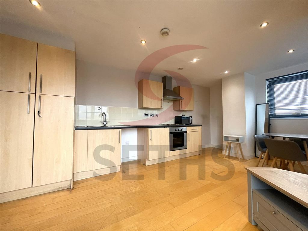 Property photo 2 of 6 Living Space