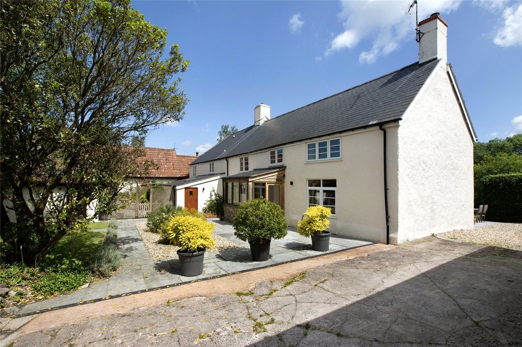 Property photo 2 of 30 Twistgates Farmhouse