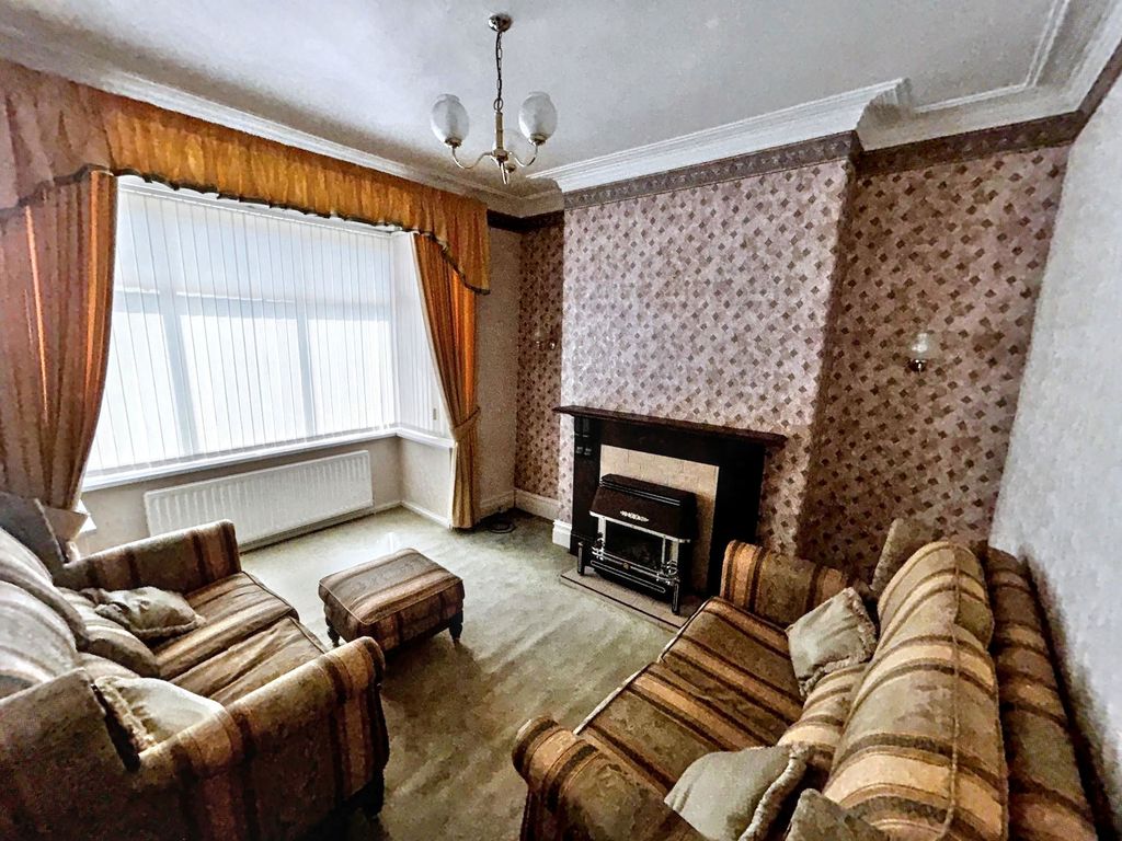 Property photo 2 of 20