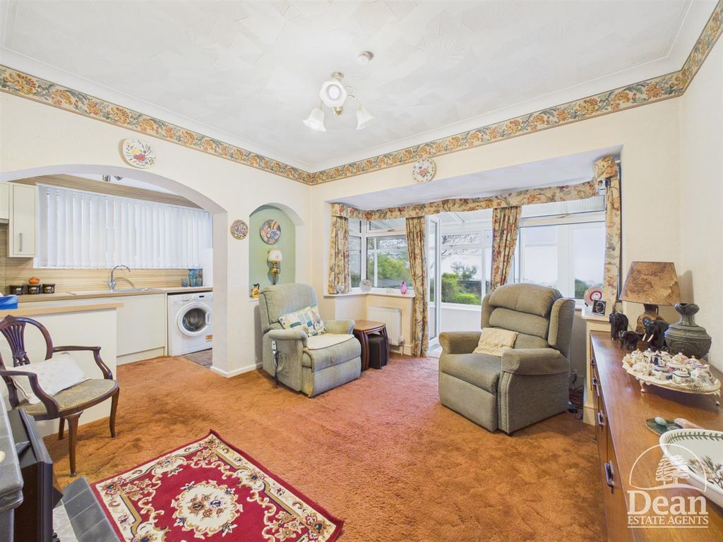 Property photo 2 of 19