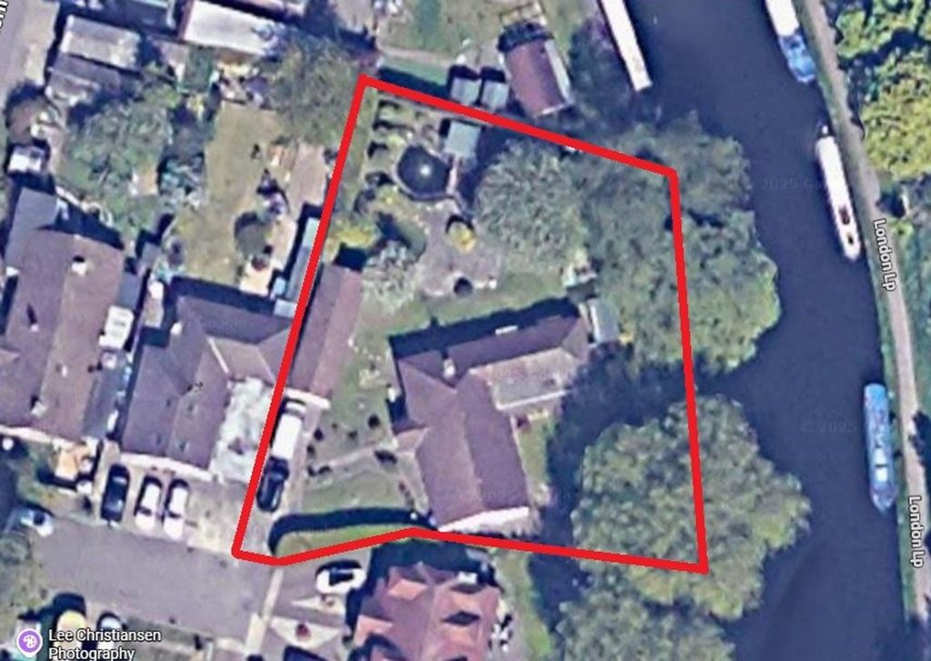 Property photo 2 of 24