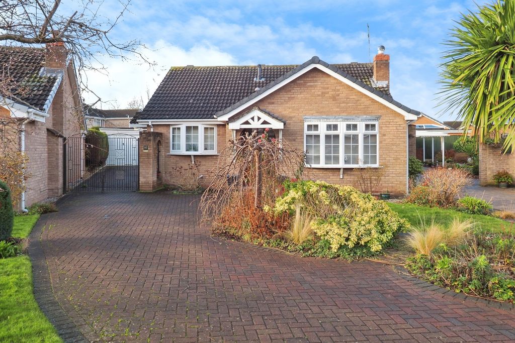 Property photo 1 of 17 Front Aspect