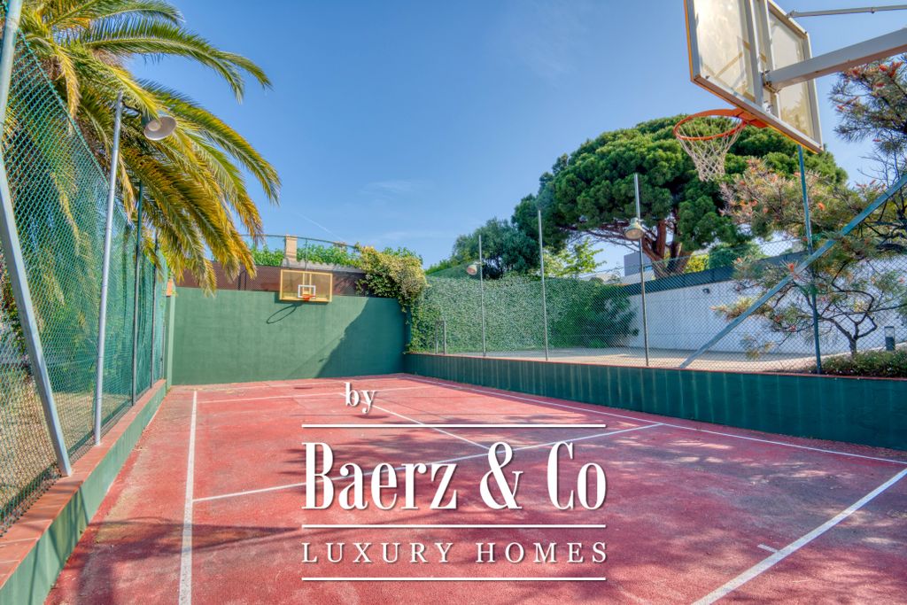 Property photo 2 of 33