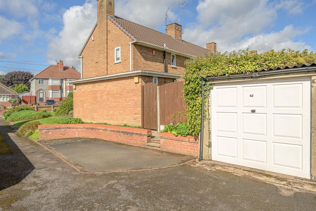 Property photo 2 of 21