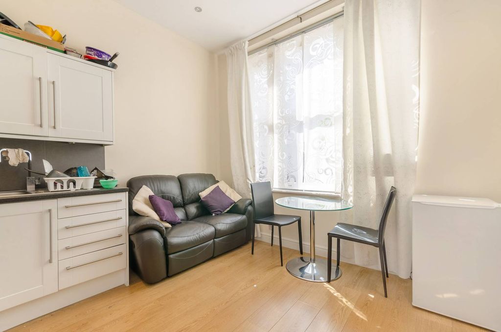 Property photo 1 of 4