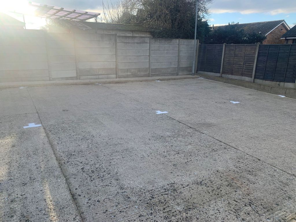 Property photo 1 of 3