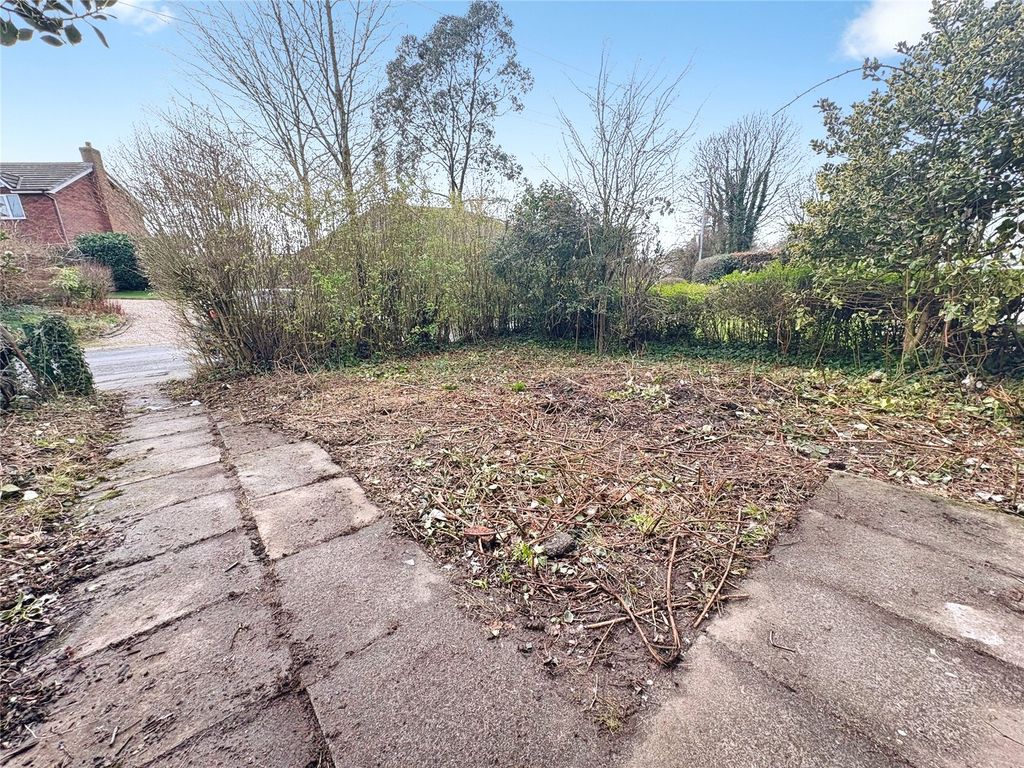 Property photo 3 of 14 Front Garden