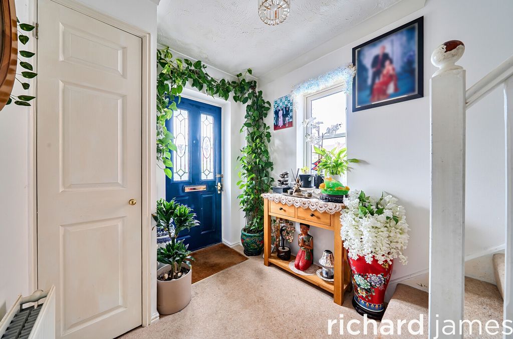 Property photo 2 of 12 37Db1A613F0F459Cad4Ed9F16Af09Dd6