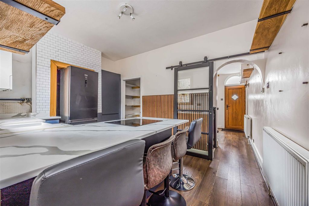 Property photo 3 of 15 31 Leopold Street, Southsea-Small-Porticomarketing