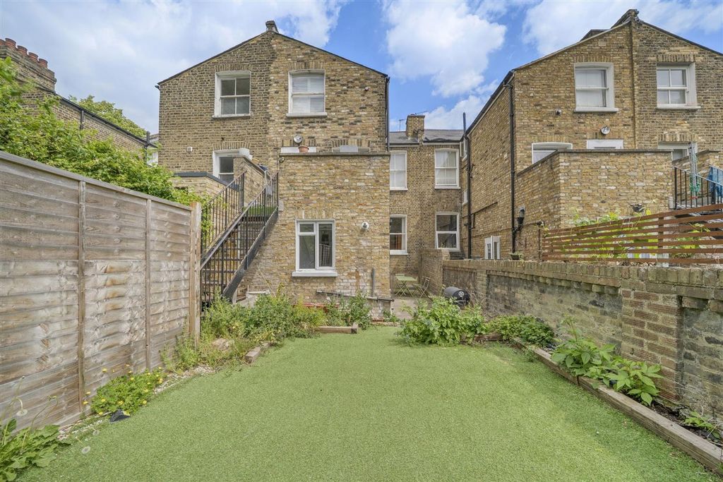 Property photo 2 of 13