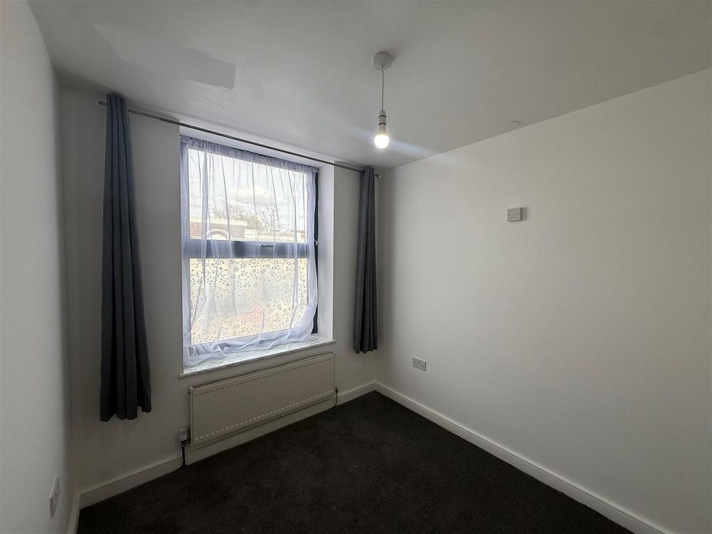 Property photo 3 of 7 Bedroom 2