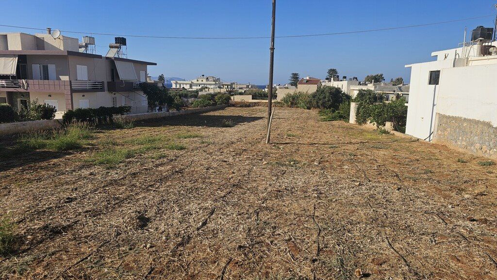 Property photo 1 of 5 For Sale Land 1736 m² In Crete