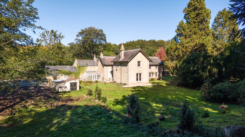 Property photo 2 of 38 Side Elevation