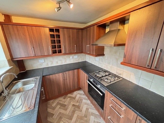 Property photo 2 of 8 Kitchen