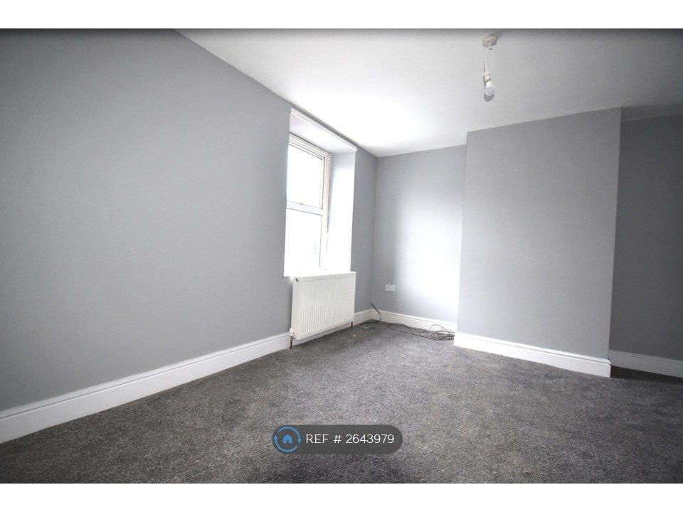 Property photo 3 of 21 Bedroom 1