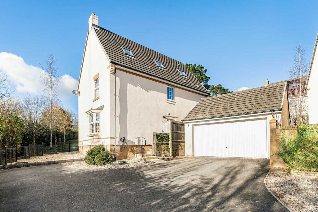 Property photo 1 of 27