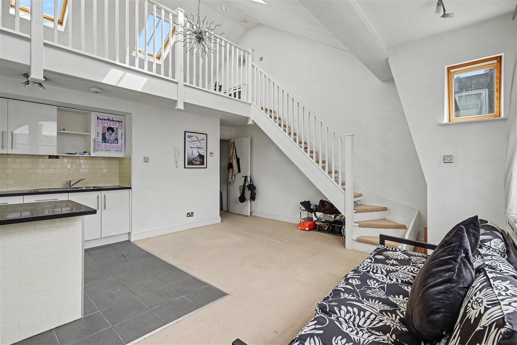 Property photo 1 of 15 1