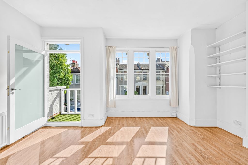 Property photo 1 of 17
