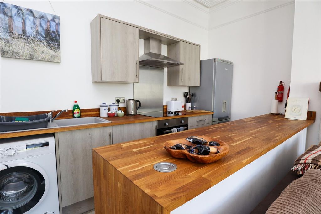 Property photo 3 of 10 Open-Plan Kitchen/Living Room