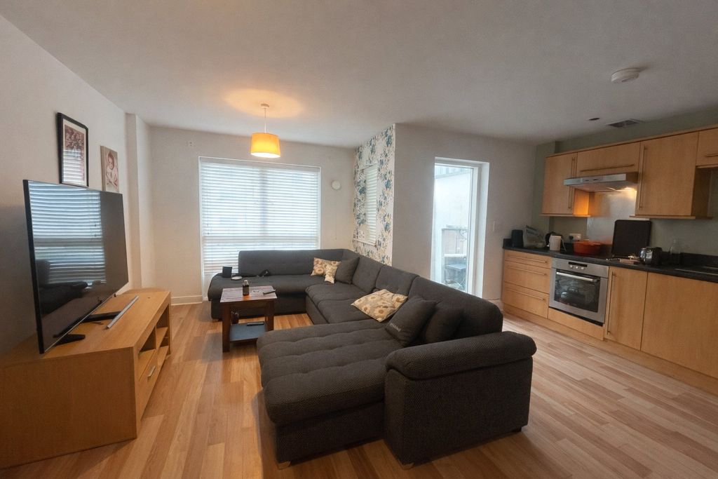 Property photo 2 of 10 Lounge