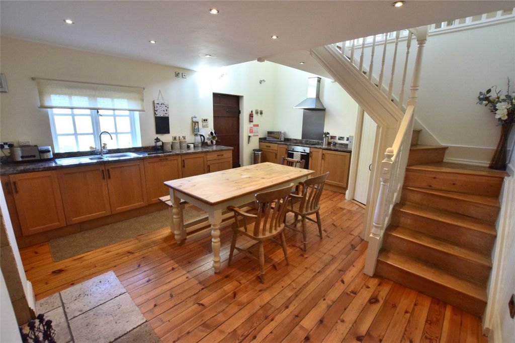 Property photo 2 of 15 Kitchen