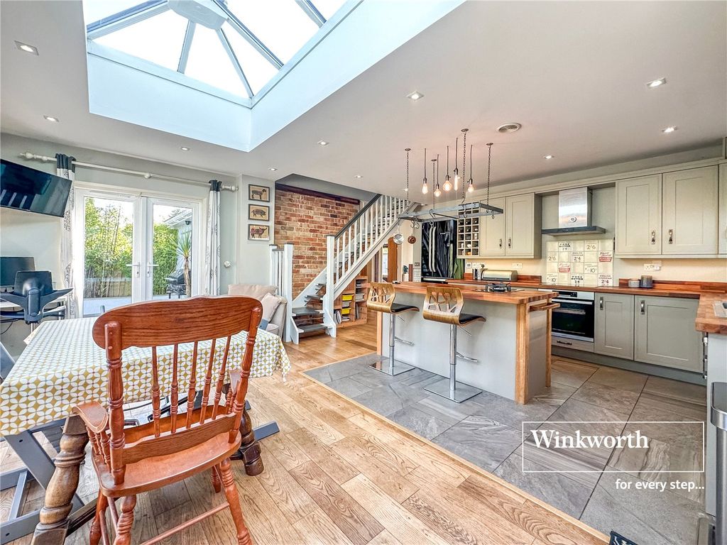 Property photo 3 of 16 Picture No. 13