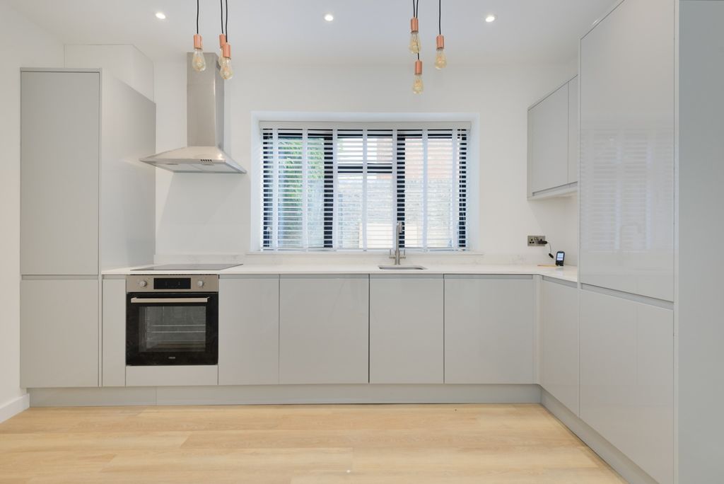 Property photo 1 of 7 3422933