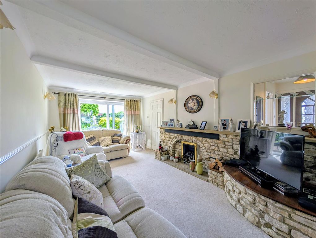 Property photo 2 of 14