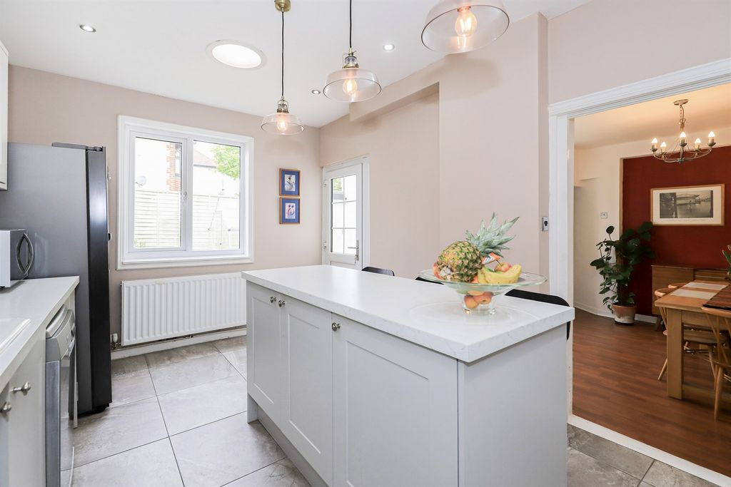 Property photo 3 of 19