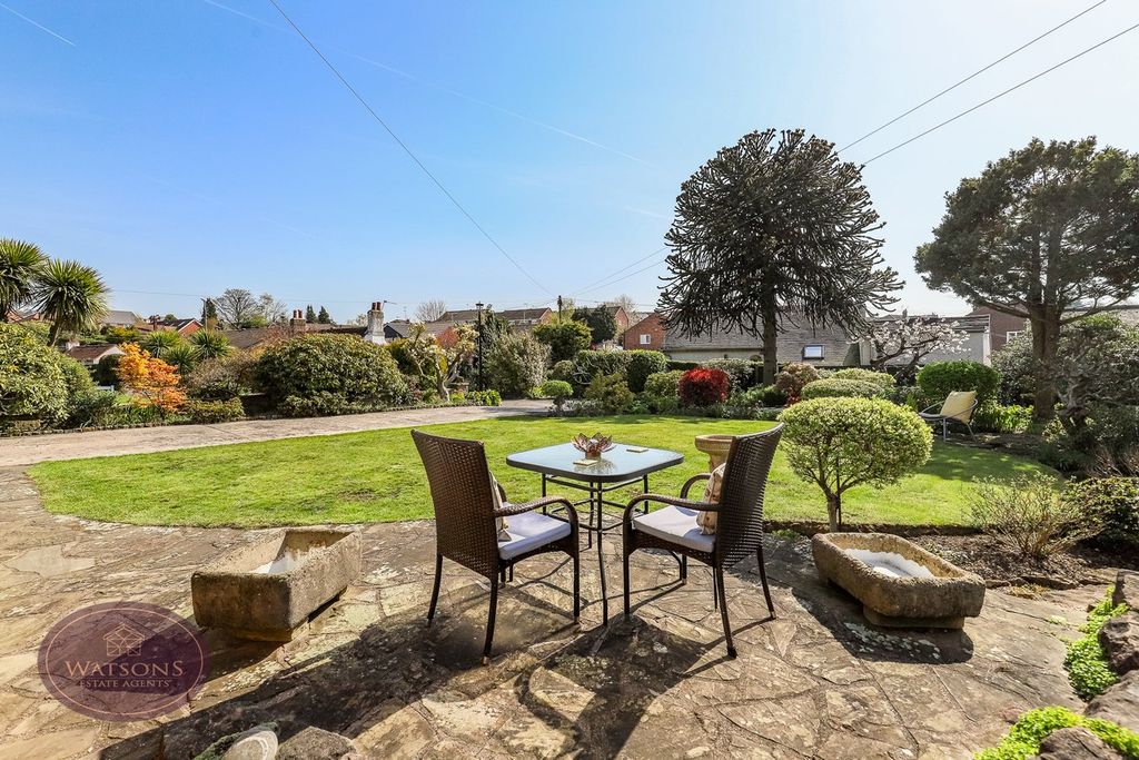 Property photo 2 of 32