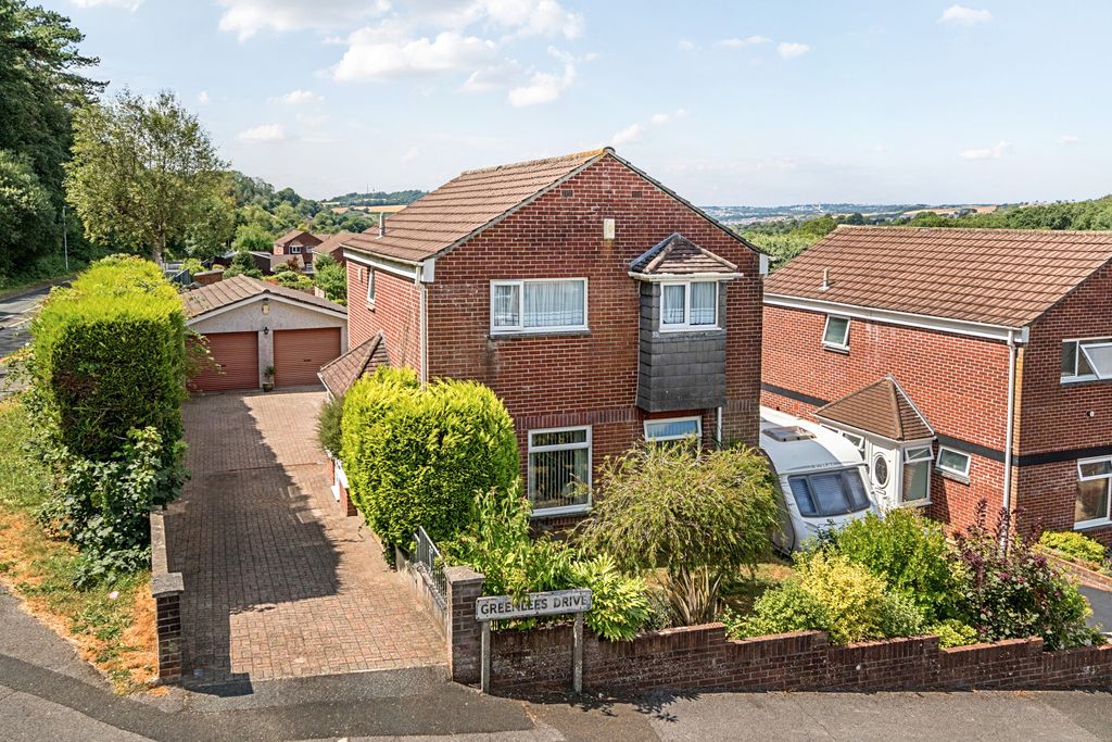 Property photo 1 of 21 Greenlees Drive