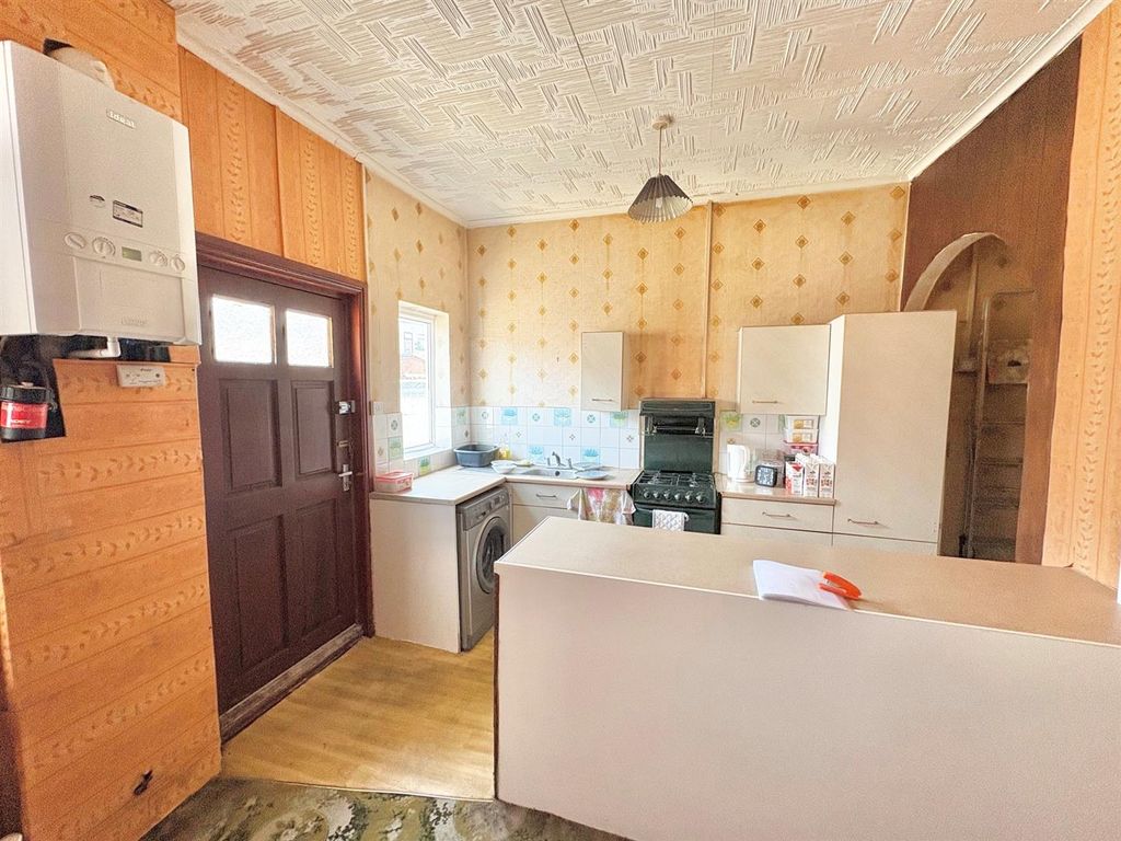 Property photo 3 of 6 Kitchen.Jpg