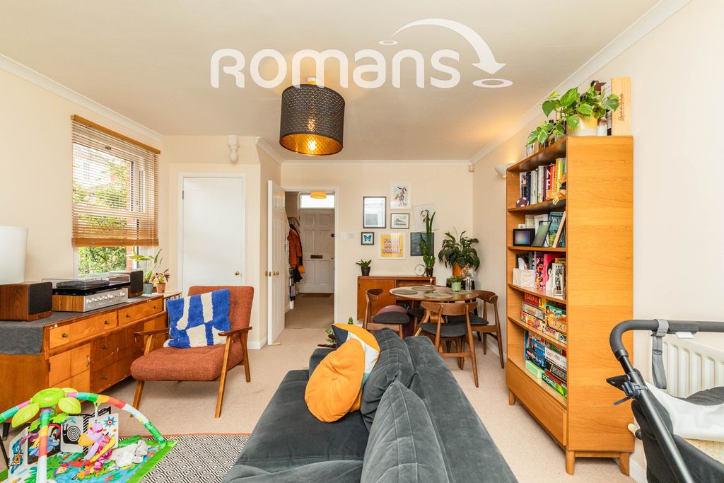 Property photo 2 of 9 4ce88d3A-B82c-ee11-9