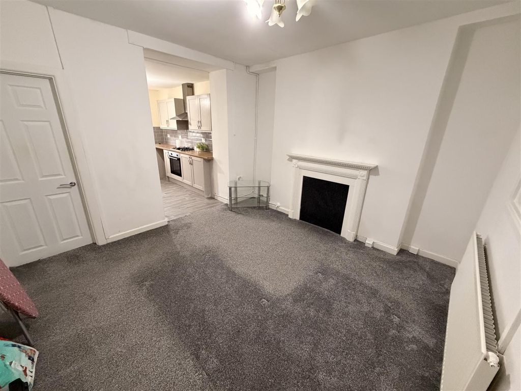 Property photo 2 of 8 Tempimageyanbza.Jpg