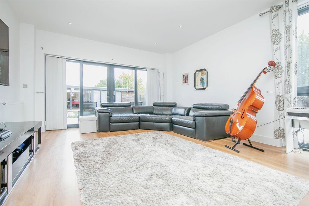 Additional image 4 of 6 bed detached house for saleDunwich Close, Ipswich IP3