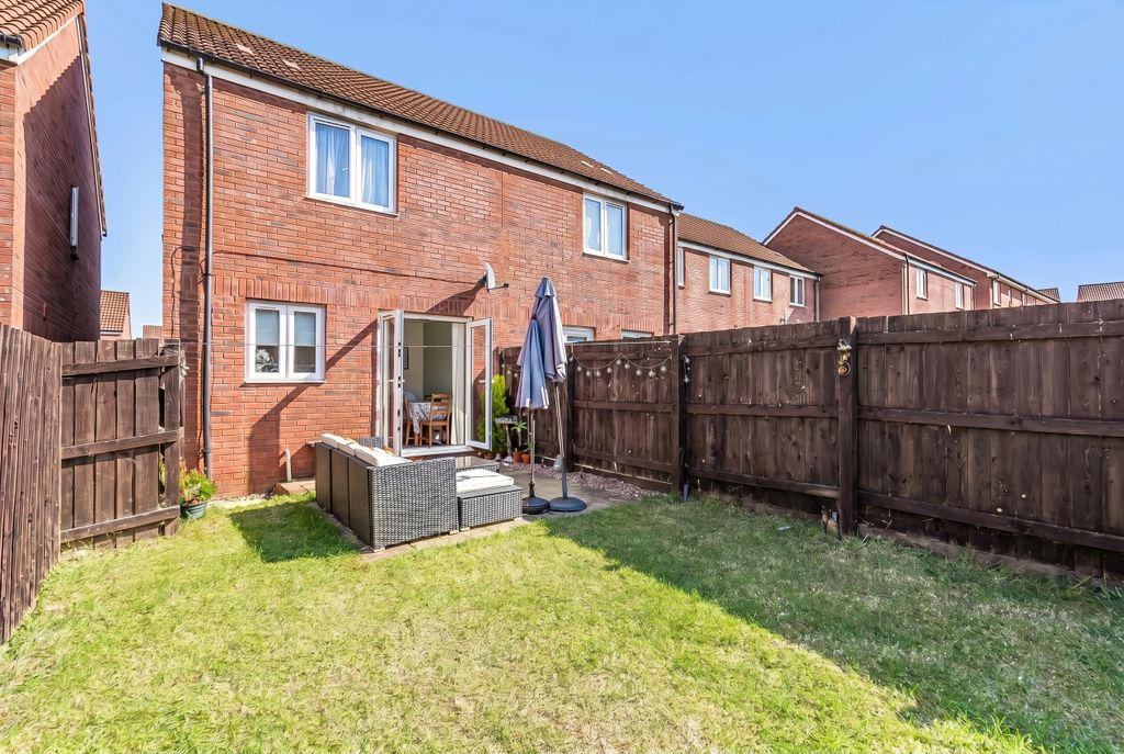 Property photo 2 of 17